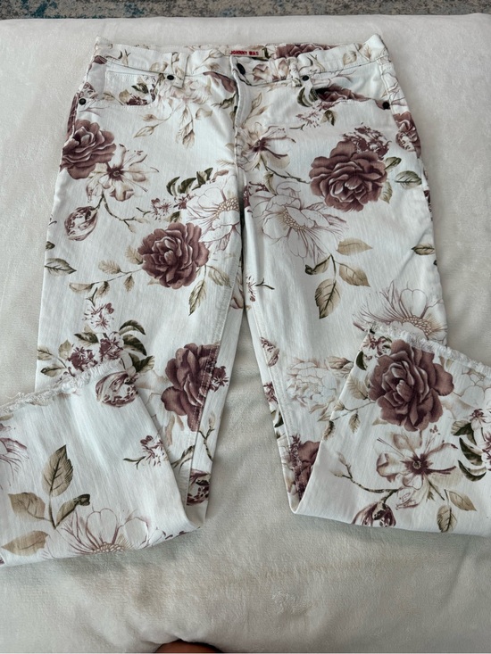 Johnny Was Denim - JOHNNY WAS The Cropped Boyfriend Jeans White Floral Print Frayed Hem 29 E12